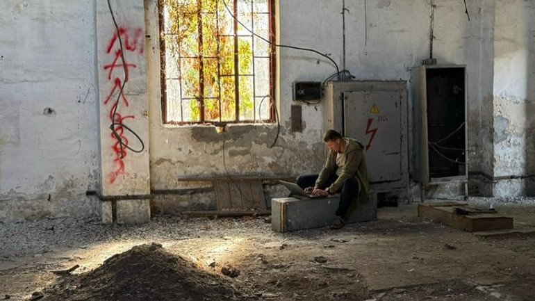 Олексій Ануля під час написання книги