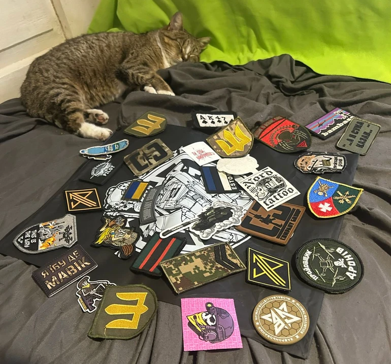 Шеврони військових