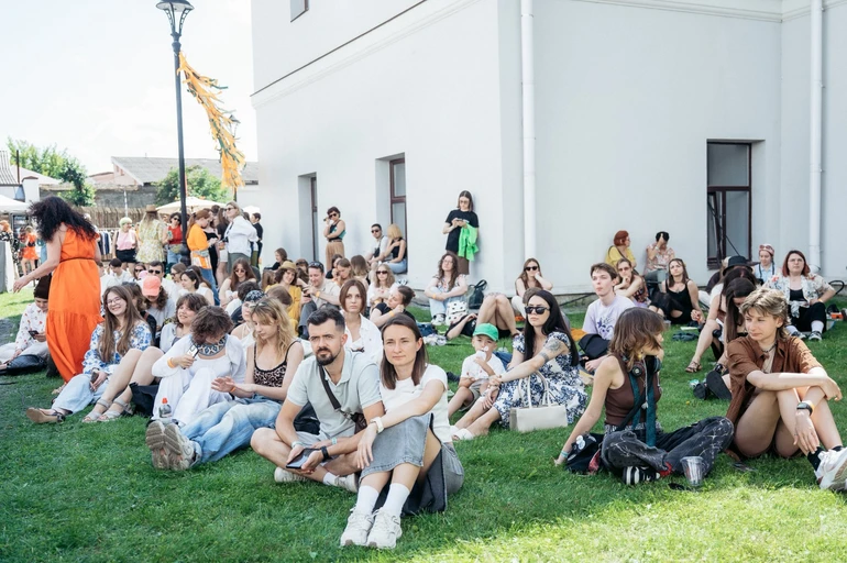 Відвідувачі фестивалю.