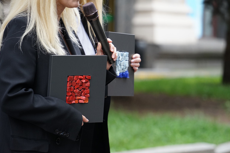 Fragments of broken mosaic that can be purchased and become the keepers of Boryvitro