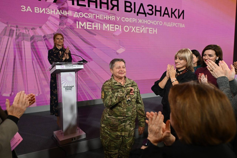 Нагороду “Хрещеній” вручила мати Ірини Цибух