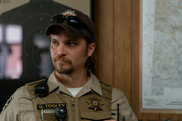 Кадр з фільму Еддінгтон