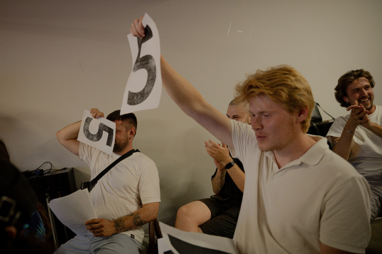 Глядачі оцінюють виступи учасників Літслему