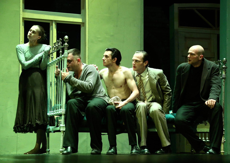 Уривок з вистави Дім Андрія Жолдака