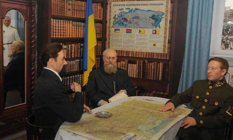 Дискусії також викликають прізвища діячів і дати історичних подій, які можна зустріти в НМТ з історії України