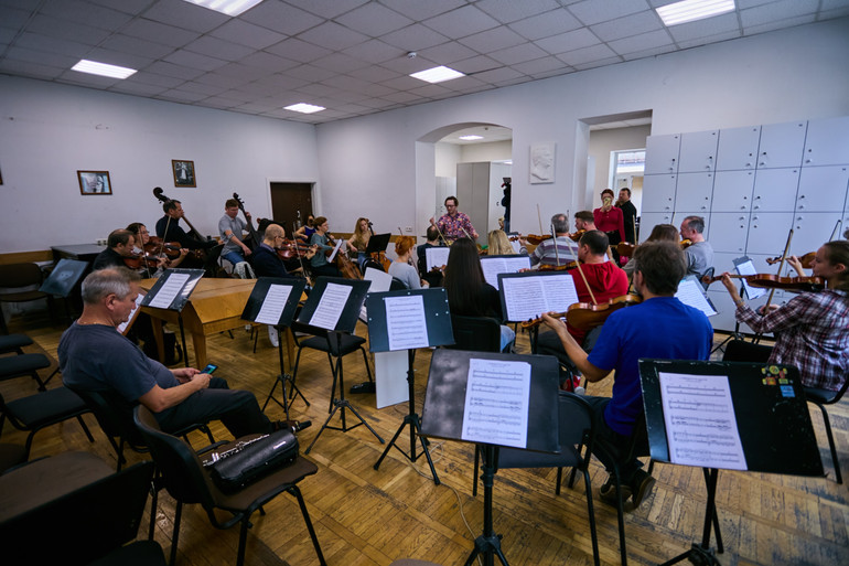 Репетиція перед концертом. Виконавці: Liatoshynskyi Capella: Orchestra, диригент Вінсент Козловський