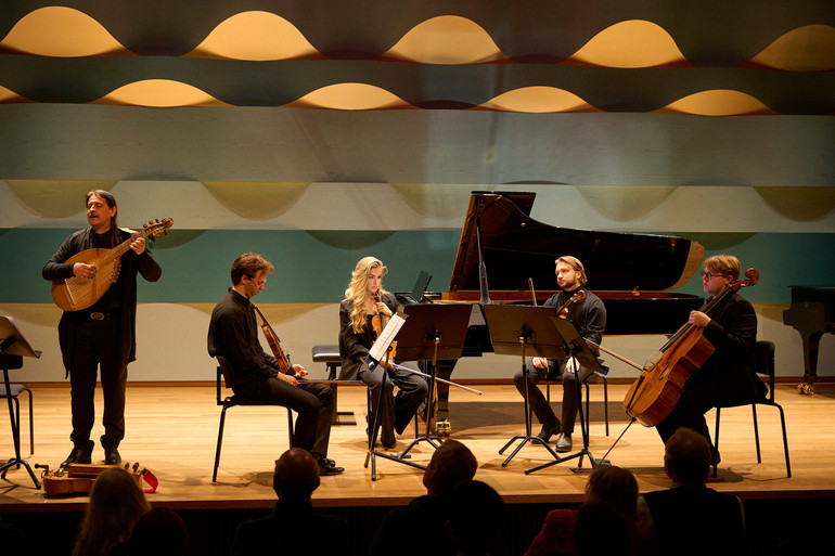 Taras Kompanichenko and String Quartet students of the Royal Music Academy