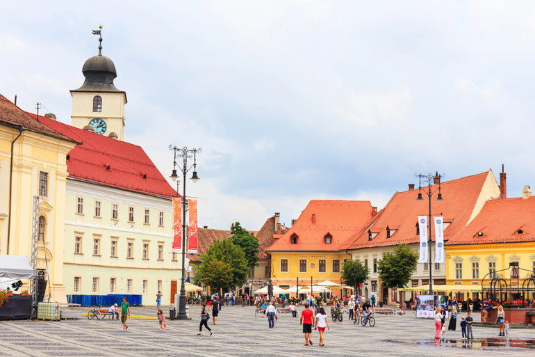 Місто є культурним центром країни
