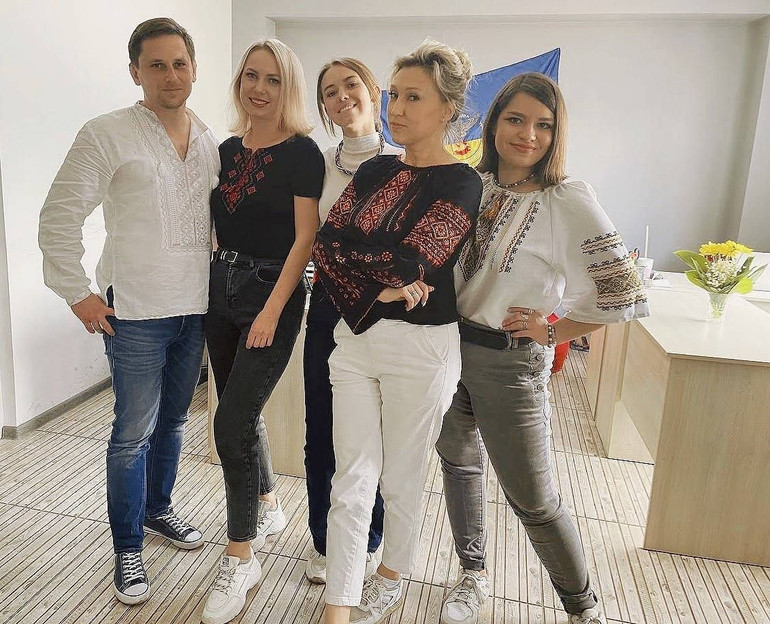 Олександр із колегами