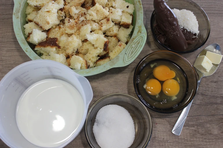 Готується лічені хвилини, а смакує ніжно та вишукано. І паска, яку вже ніхто не хотів, миттю розійдеться.