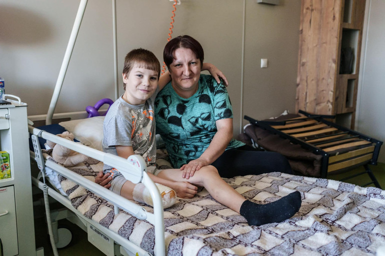 Протезування 11-річного хлопчика, який втратив ногу