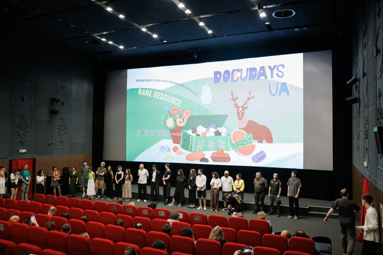 Melitanthropos' movie command on the show