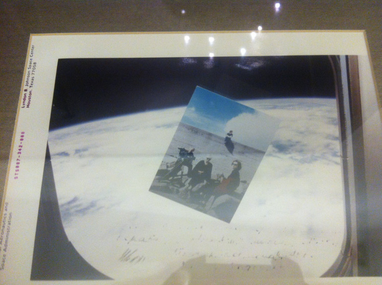Фотографія на Земній орбіті, фото авторства Леоніда Каденюка