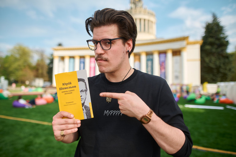 Олександр Хоменко натякає, що потрібно читати Шевельова. Можливо, саме про нього буде наступний мюзикл МУР?