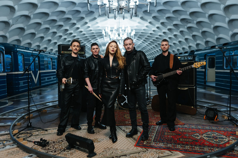 Жадан і Собаки та Тіна Кароль