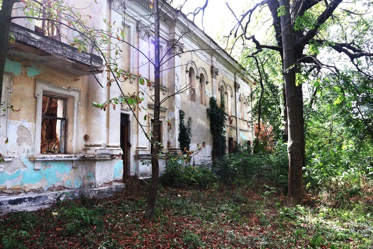 Руїни відсіюють усе зайве з минулого й залишають тільки те, що справді здатне пережити час