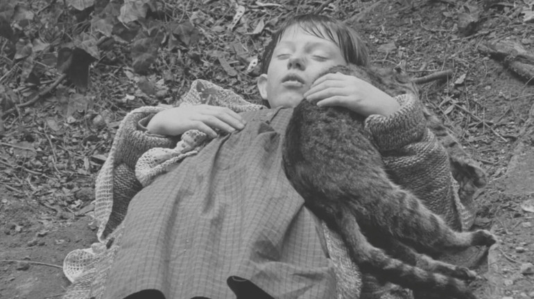 Кадр з фільму Сатанинське танго