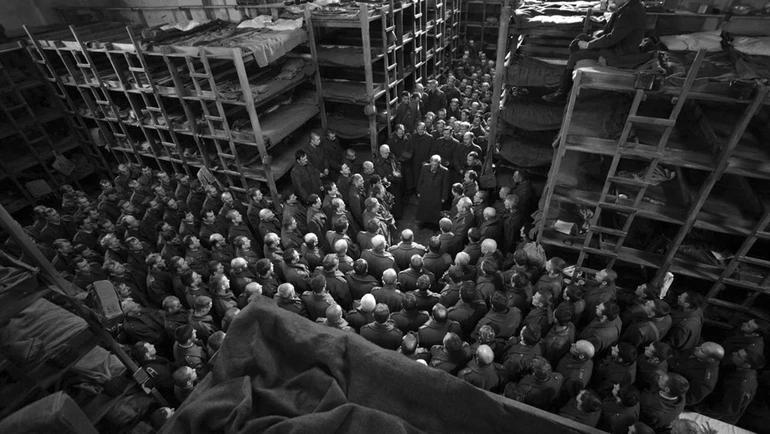 Катинь (2007) знята за книгою Анджея Мулярчика Post mortem – Катинська історія