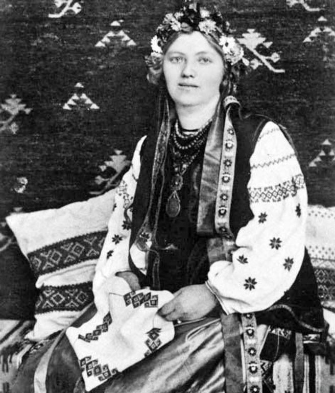 Харитя Кононенко була донькою громадського і політичного діяча, поета Мусія Кононенка.