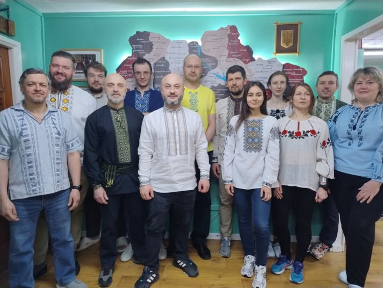 Українські полярники на День вишиванки