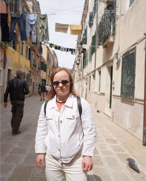 Анна Сапон у Венеції разом з Катею Бучацькою та ательєнормально представляли Український павільйон у 2024 році.