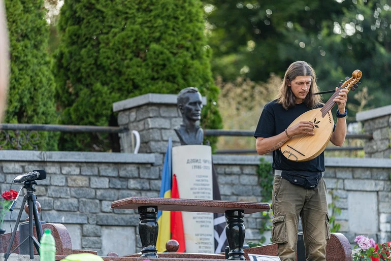 Віталій Кобзар