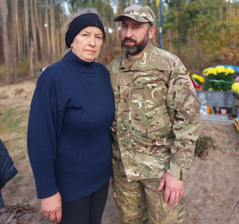 Лариса та Павло Лолашвілі в Мощунському лісі, жовтень 2022 року