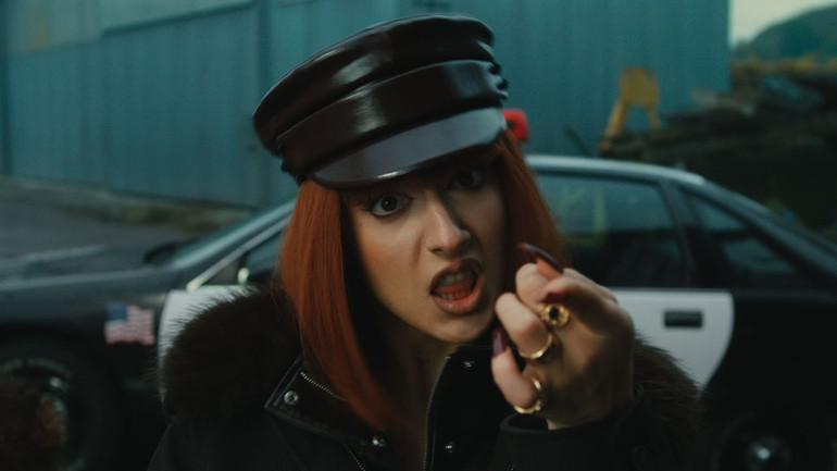 Скандальність Grisana отримала через звинувачення у корупційно-кримінальної діяльності її родичів