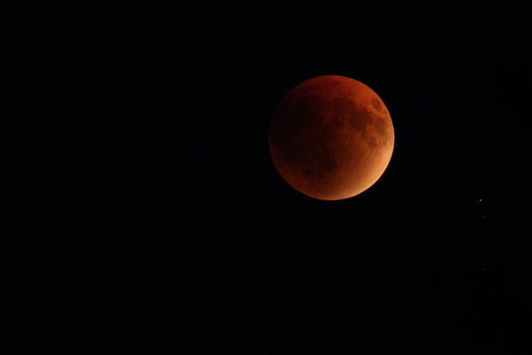 Кривавий Місяць