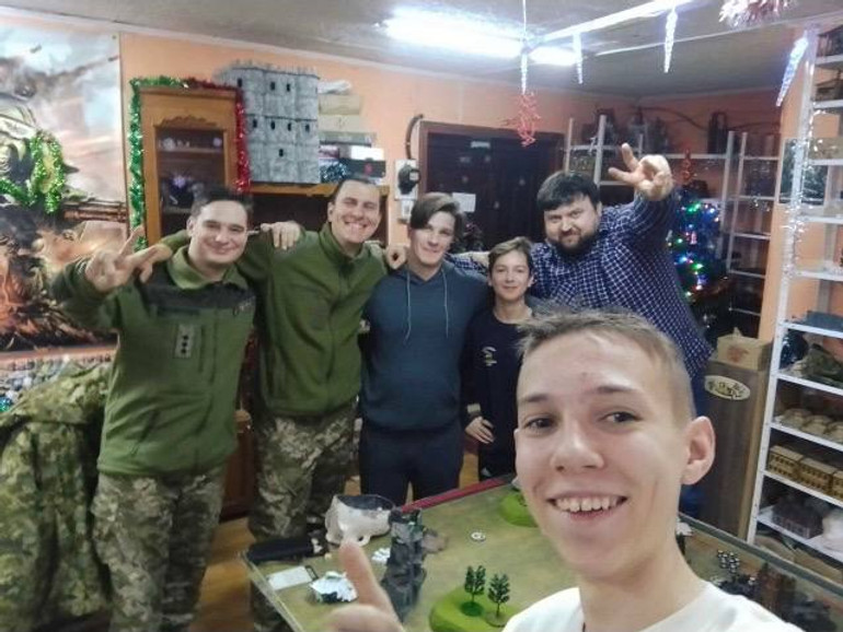 Богдан з друзями по грі