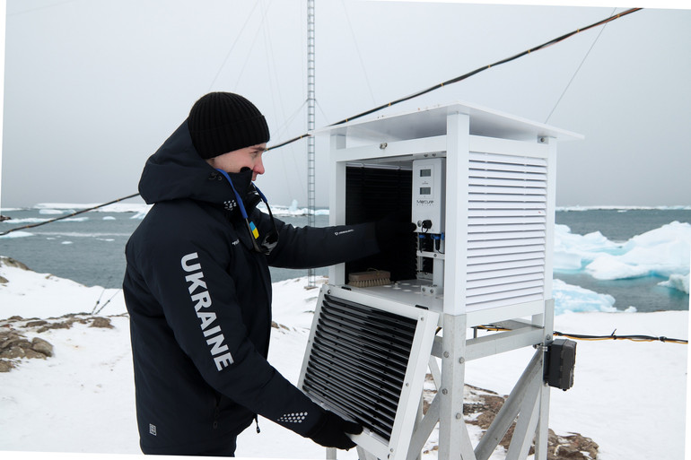 Робота метеоролога на станції “Академік Вернадський”