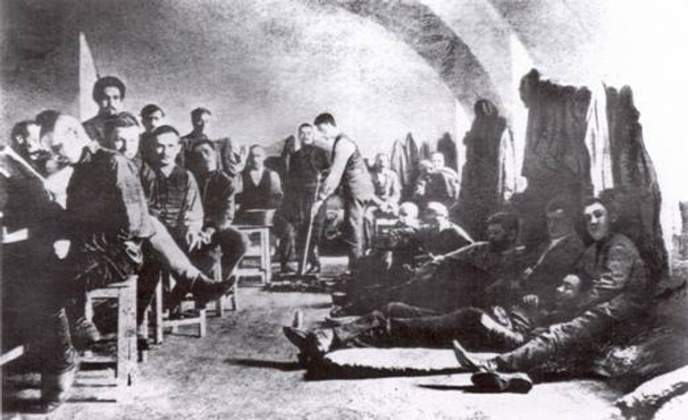 A group of participants in the uprising in the Lukyaniv prison in Kyiv.  1905
