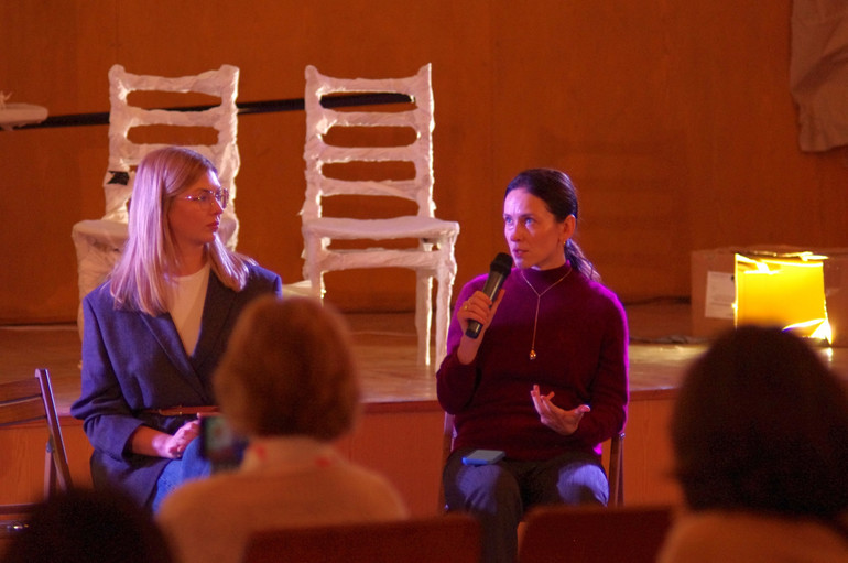 Вероніка Селега під час дискусії