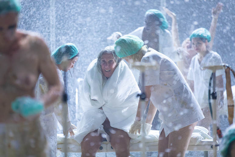 Флорентіна Хольцингер, A year without summer, фінальна сцена