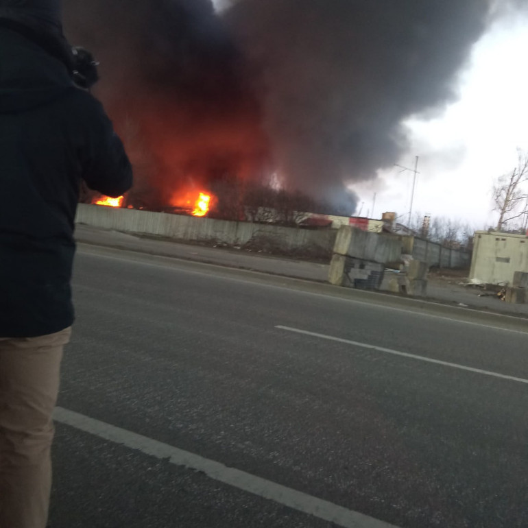 Аліса була водієм іноземних журналістів, коли вони працювали на місцях прильотів ракет у столиці