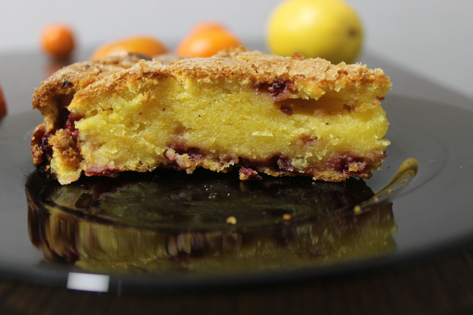 Ось такий вийшов у розрізі. Інша структура тіста, але також дуже смачний.