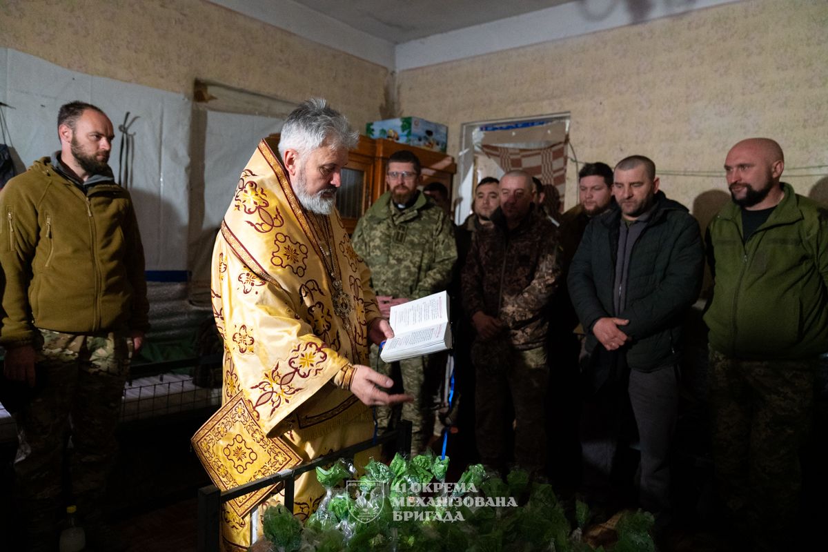 Великодня служба для військових