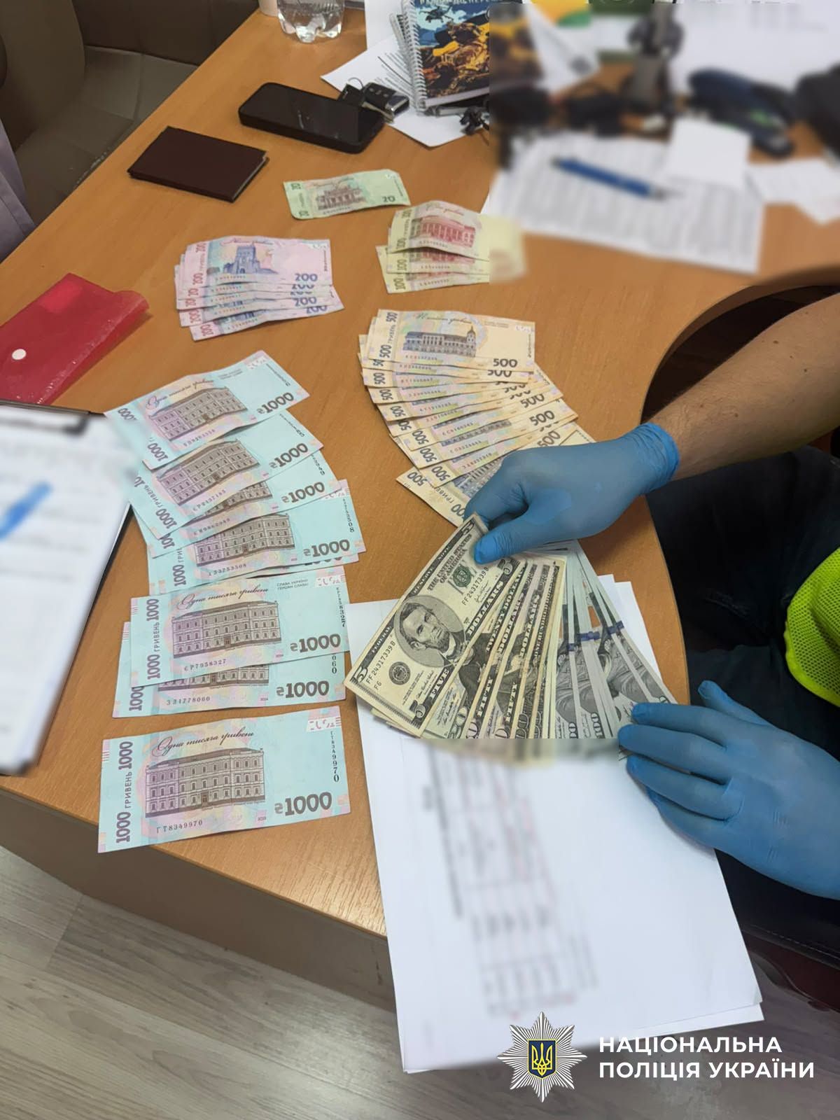 Гроші у справі про побори з лікарів