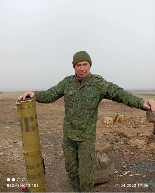 Мариновський Віталій, старший вихователь, житель Луганська, навчався в Санкт-Петербурзькому військовому інституті військ національної гвардії Росії