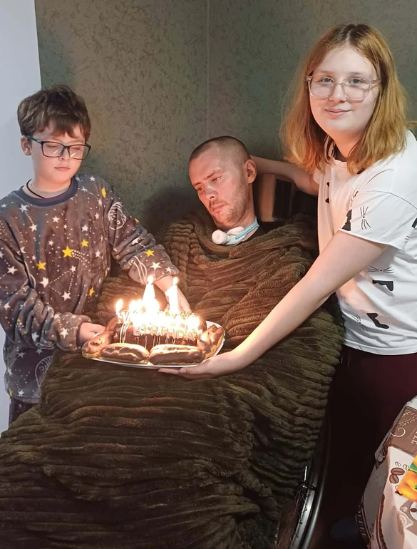 Сергій з дітьми