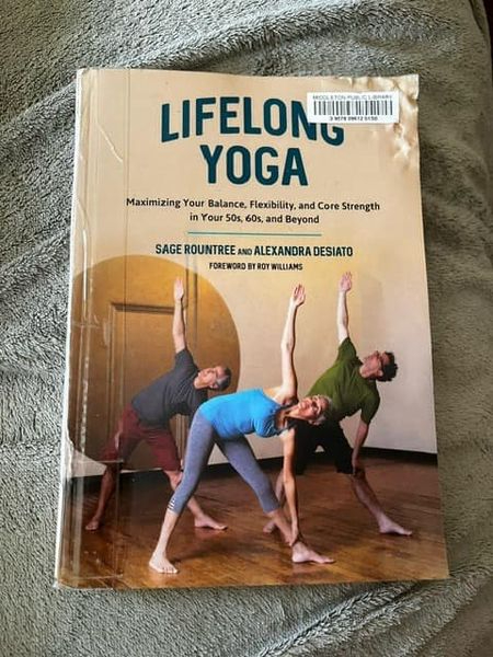 Книга про йогу