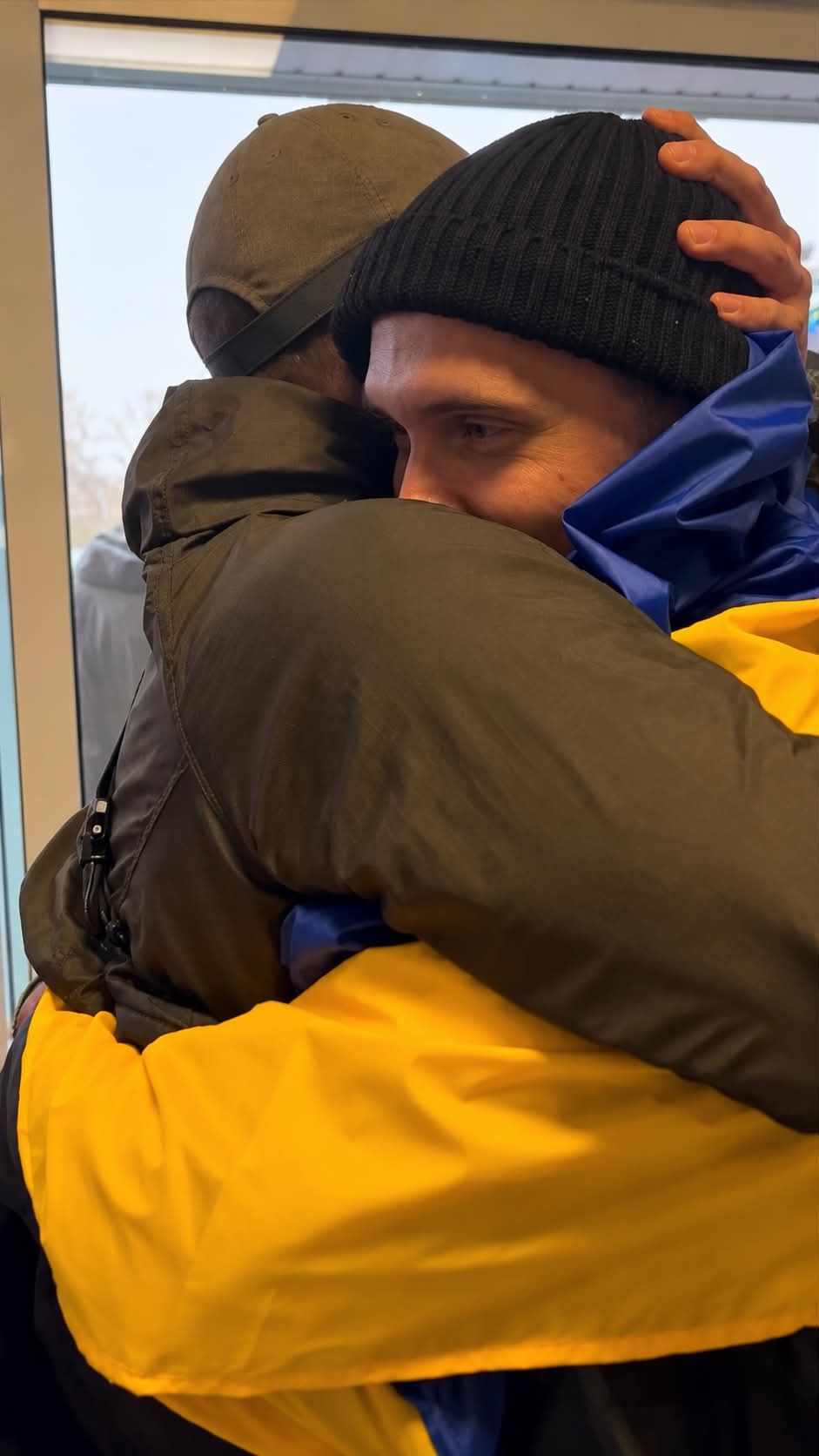 Дмитро Кучерявий зустріся з другом після полону