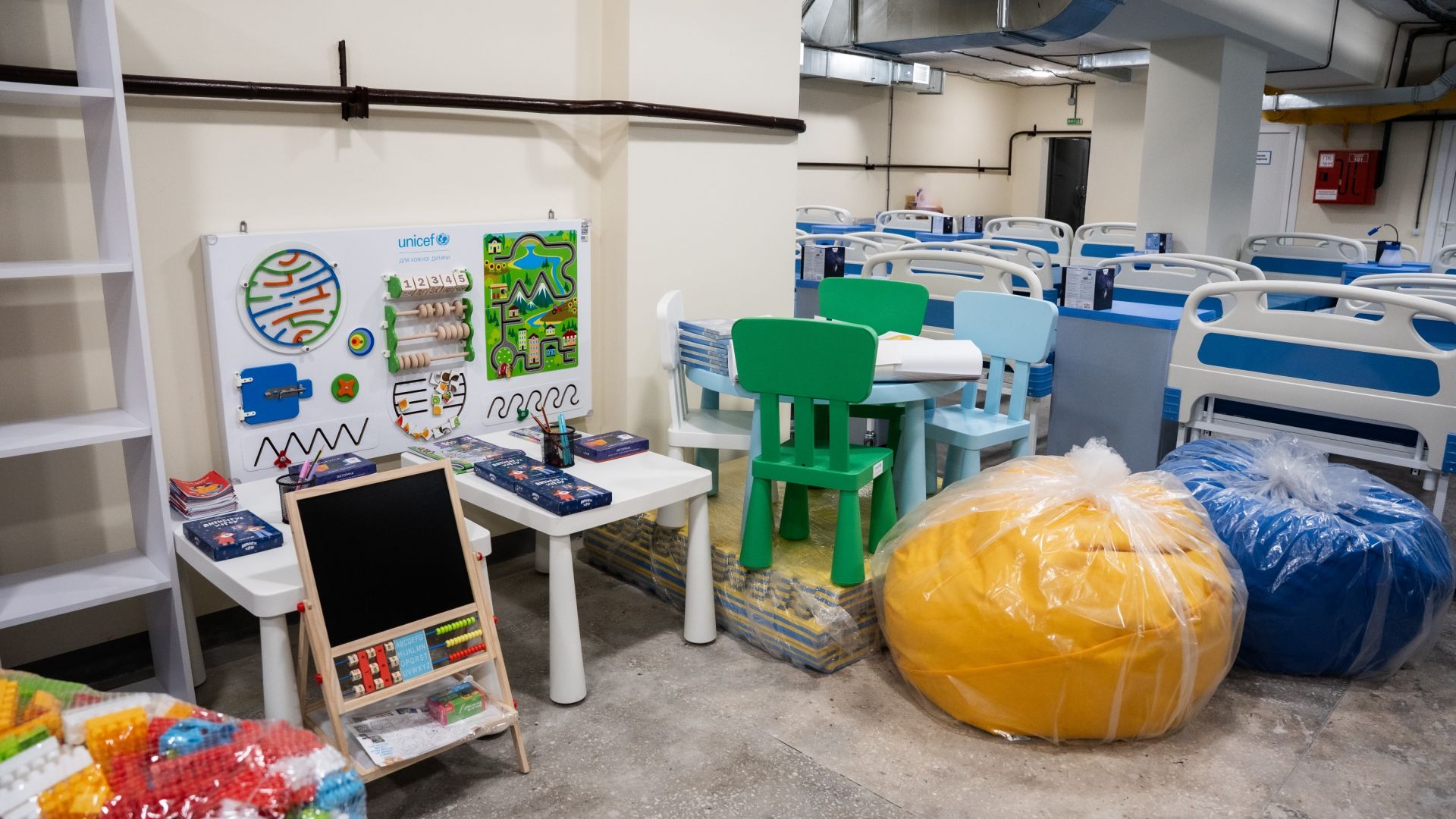 У разі небезпеки, породіллі Чернігівського пологового зможуть у комфорті та безпеці перебувати у бомбосховищі