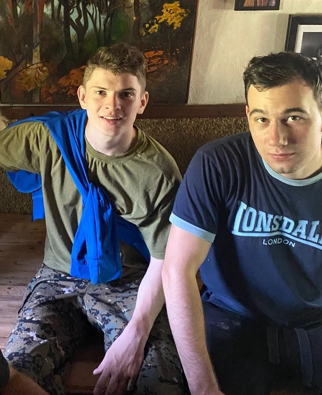 Зі спогадів Патріка, Сашко ще з університетських років водив хлопців із гуртожитку на бокс і вчив захищатися