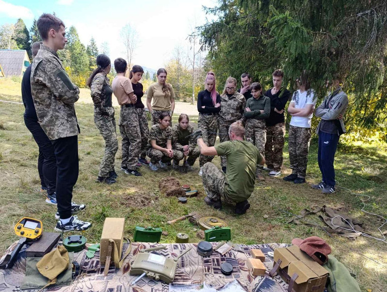 Учениці та учні львівських шкіл на навчально-польовому виїзді