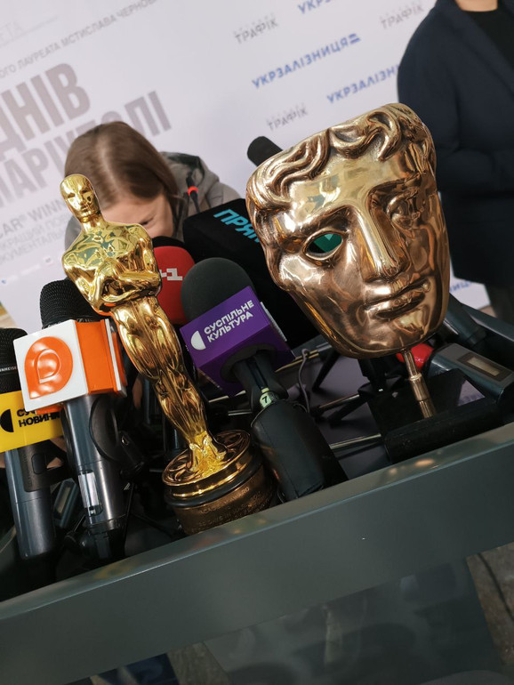Статуетки Оскар та BAFTA - вже в Києві
