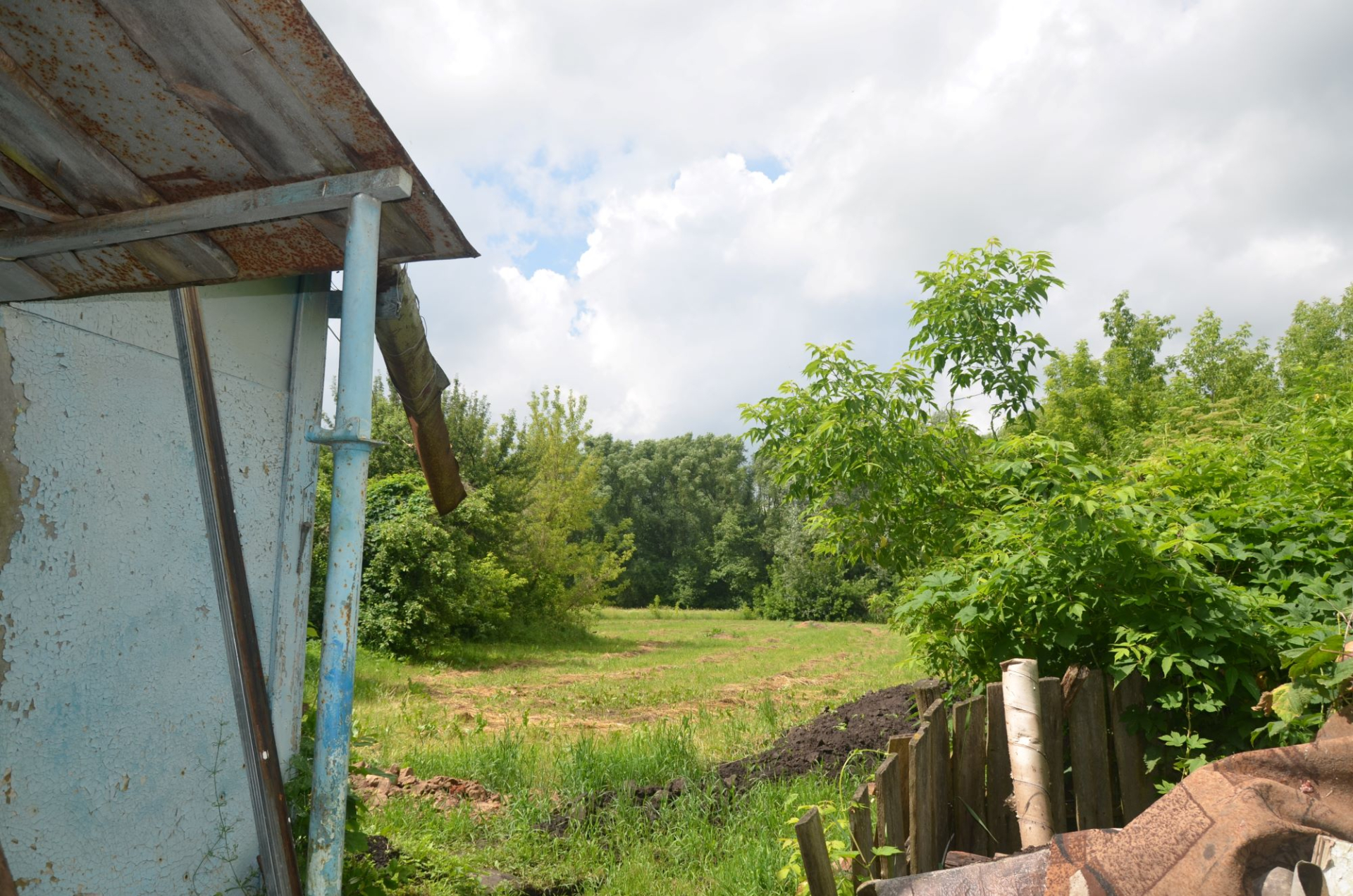 Кримчанка допомагає переселенцям облаштувати старі будинки на Чернігівщині 