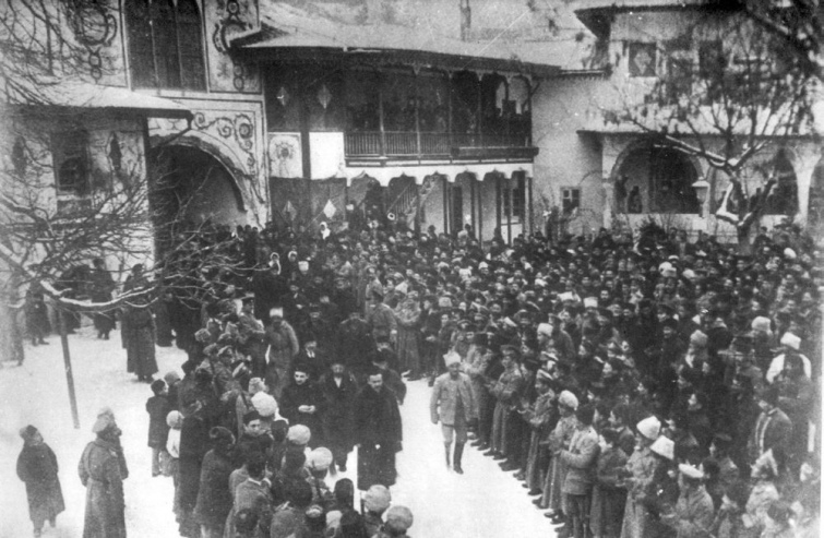 Відкриття Першого Курултаю у дворі Ханського Палацу у Бахчисараї, листопад 1917 року