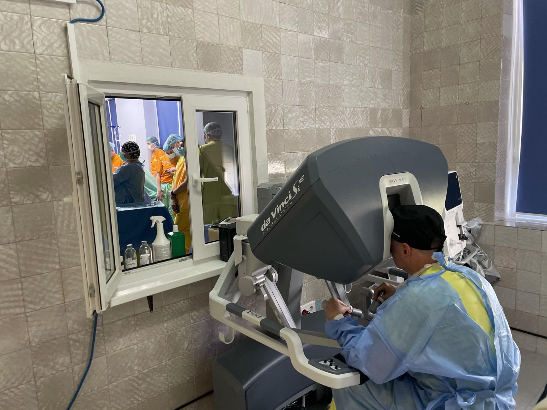 Операція з роботом-хірургом