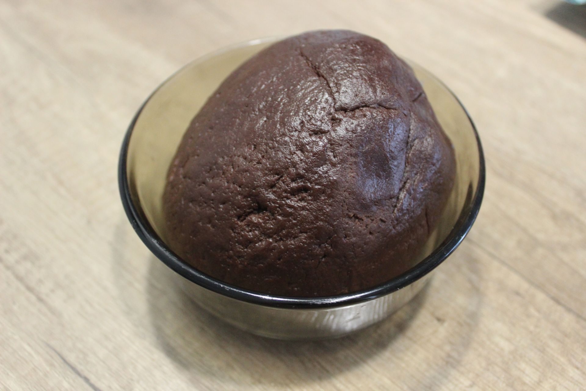 Тіста візуально вийде зовсім небагато, але воно тяжке і щільне.